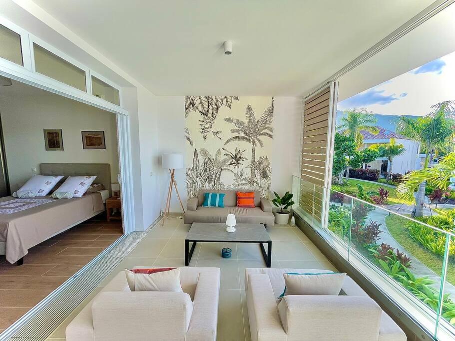 Tahatai - Private beach, pool, AC, High speed net view 5