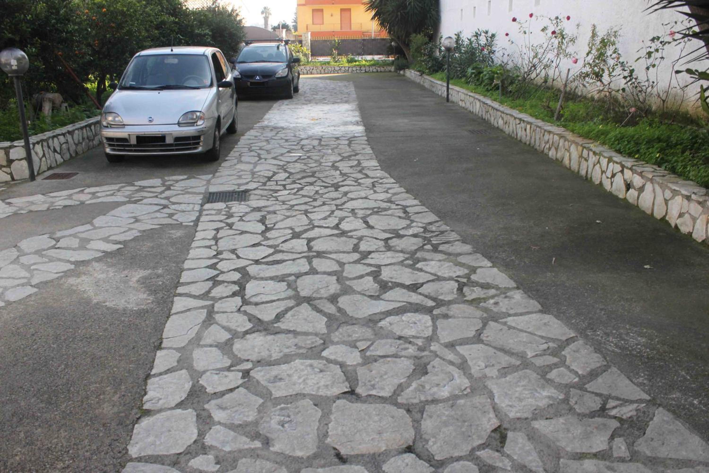 Photo 33