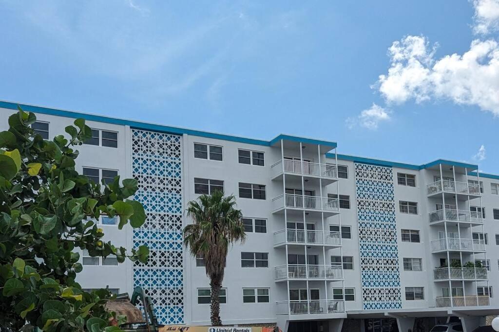 Oceanfront 2Br-2B in Satellite Beach - Ocean Views