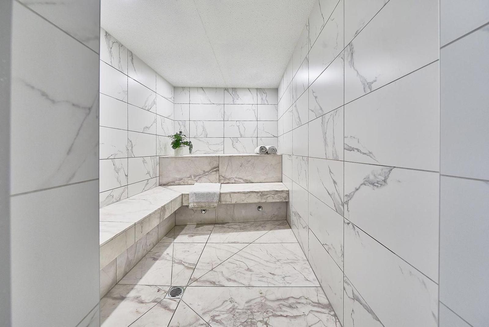 Modern One Bedroom Apt in CBD LD3001New