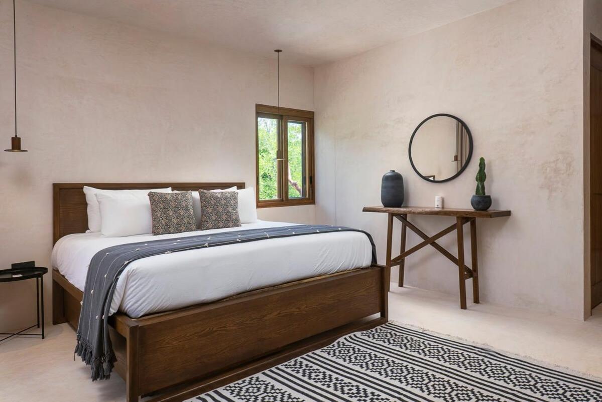 Boho Chic 3BR Villa, La Veleta, Rooftop & Private Pool view 4