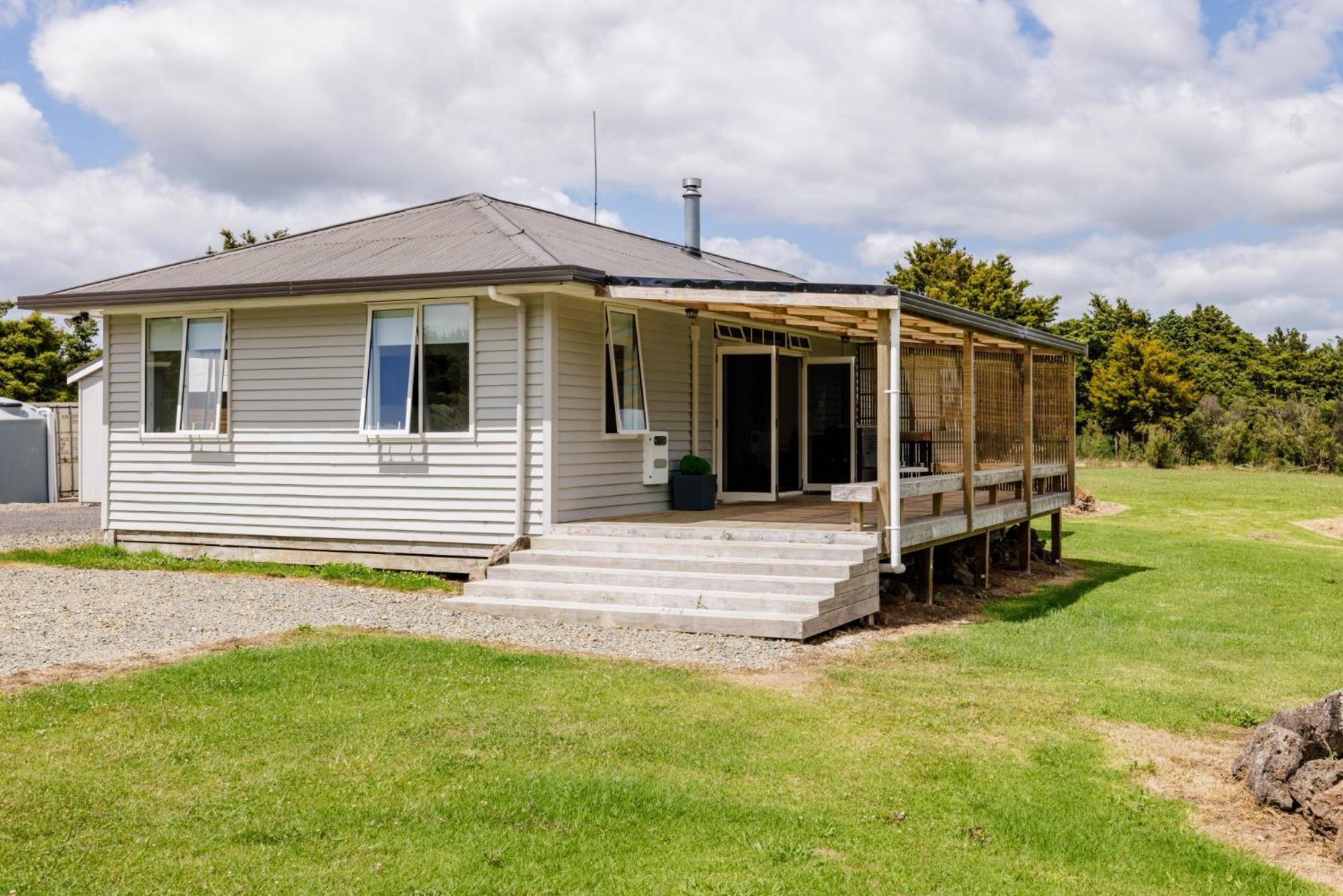 Hook and Line Hideaway - Kerikeri Holiday Home view 3
