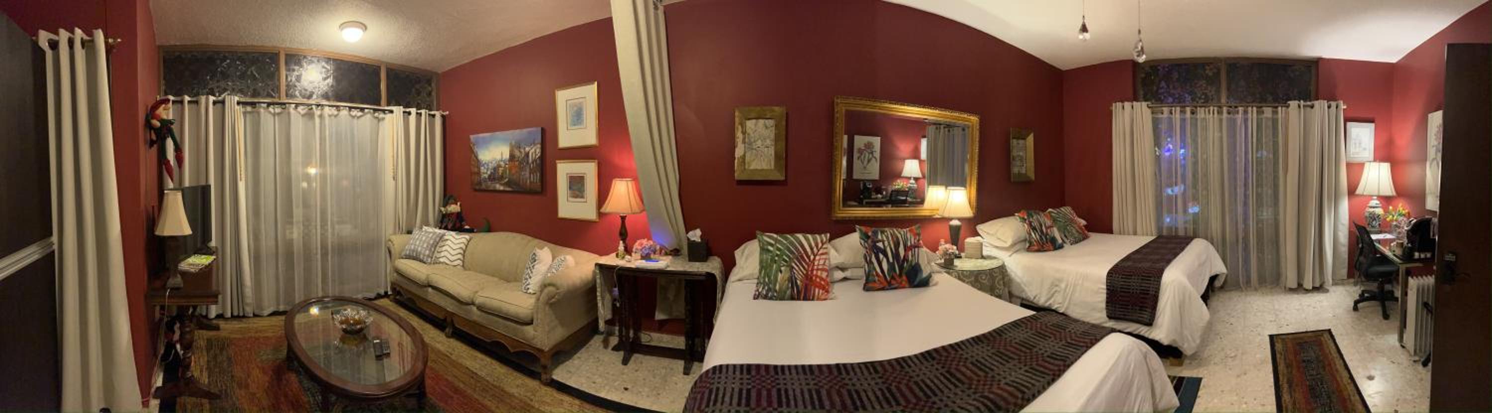 Dickinson Guest House, Guadalajara Expo