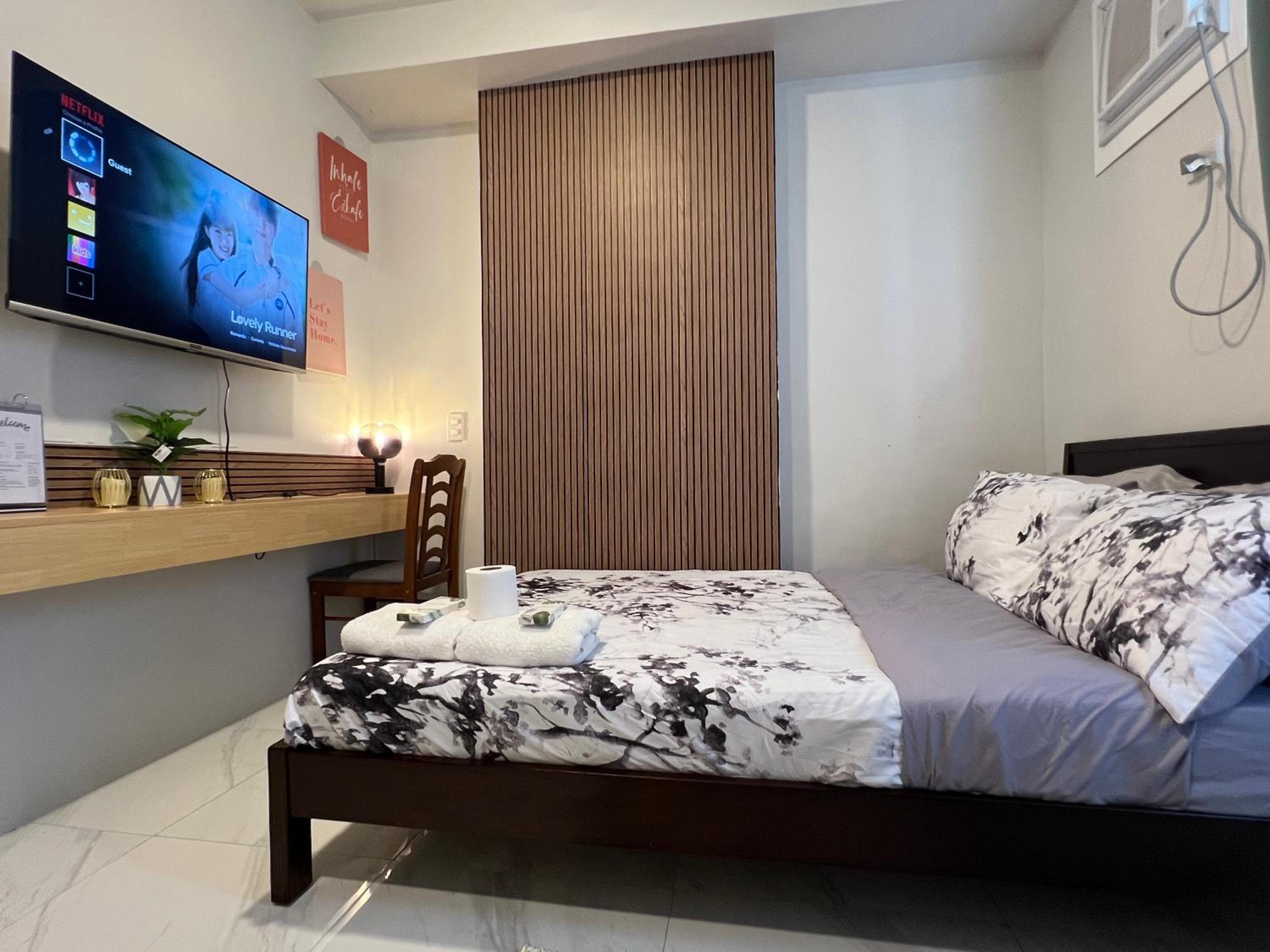 Cozy Place near Fuente Circle, Convenient, Accessible, Netflix, Wifi view 5