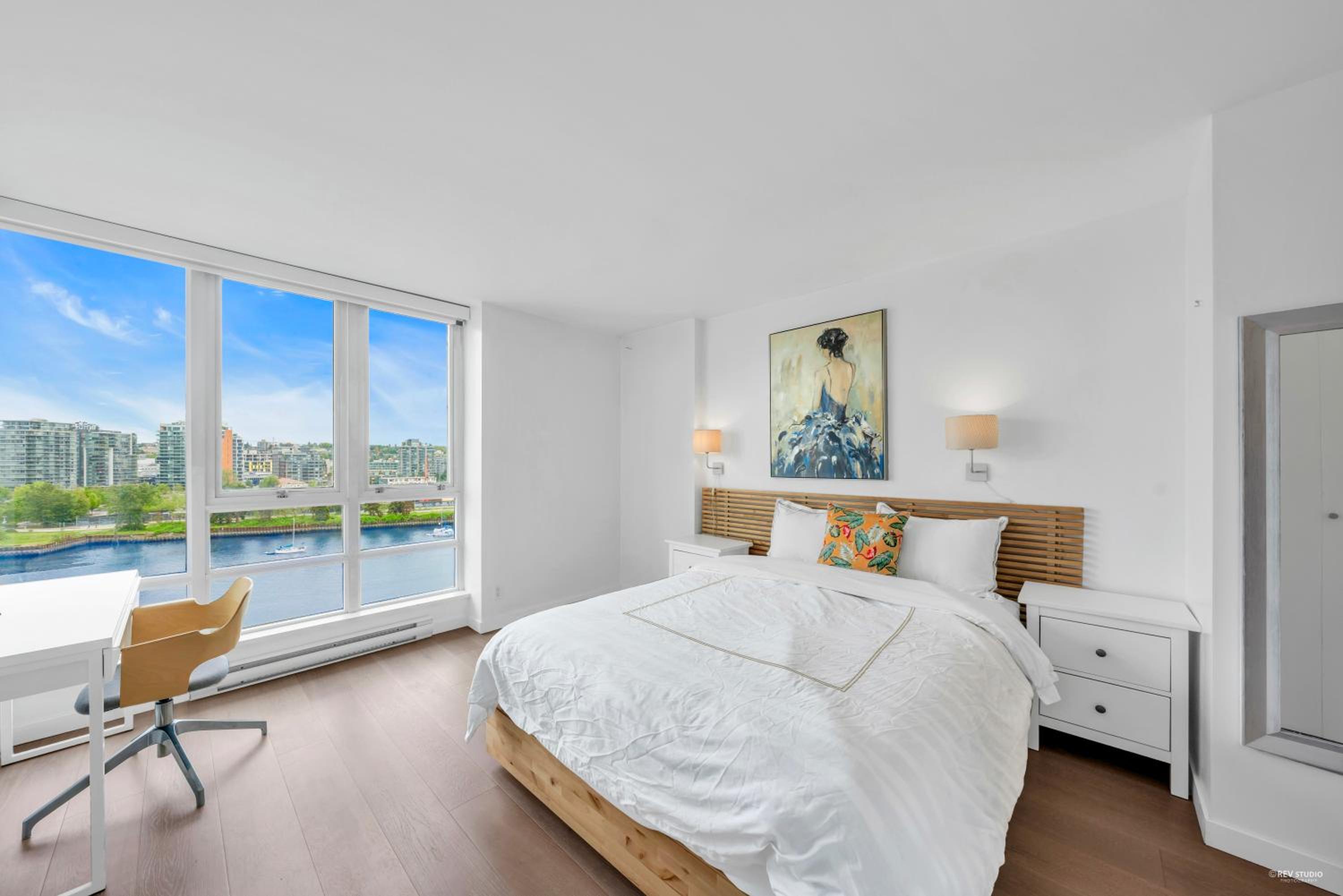 Best Location Downtown Chic Suites