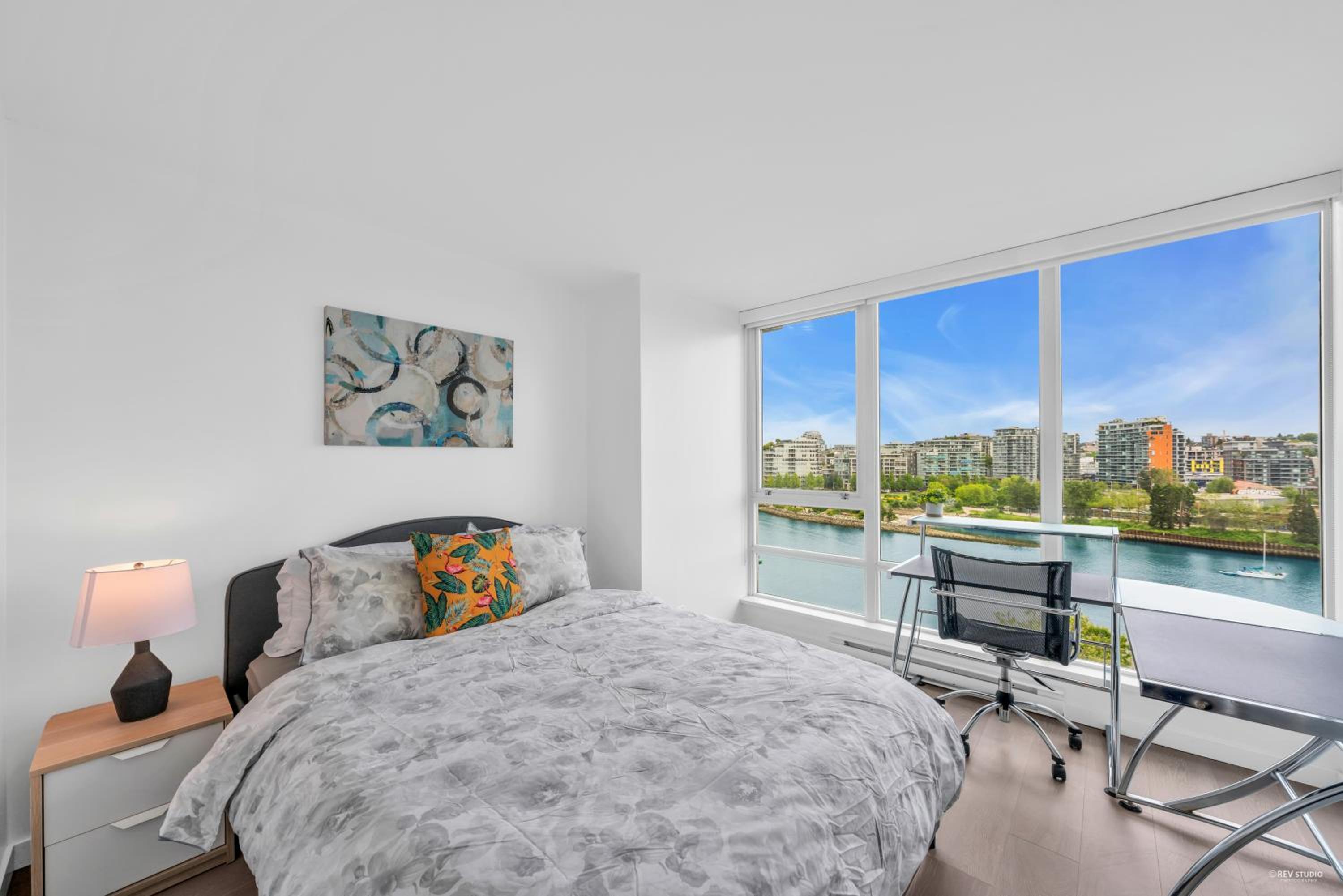 Best Location Downtown Chic Suites