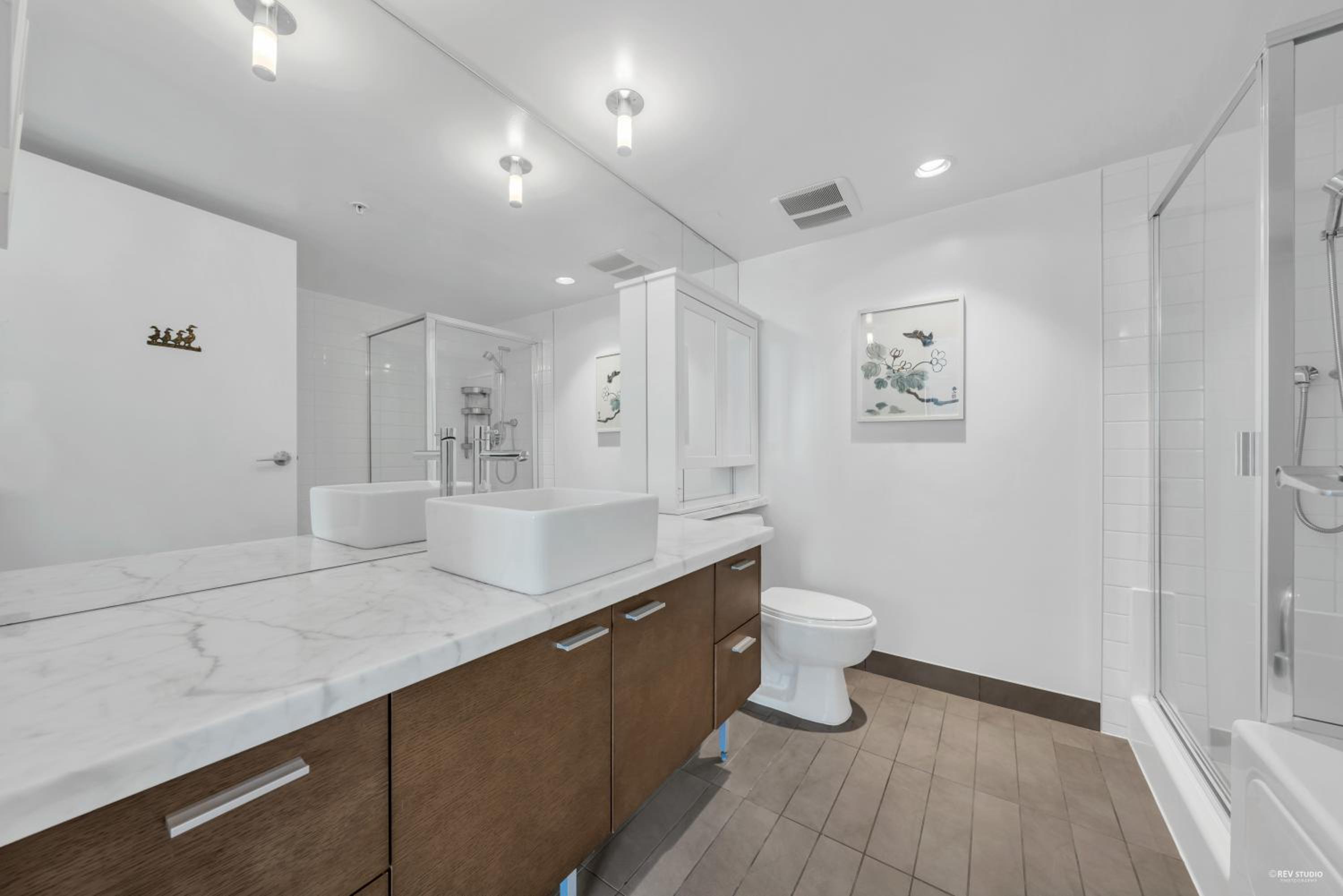 Best Location Downtown Chic Suites