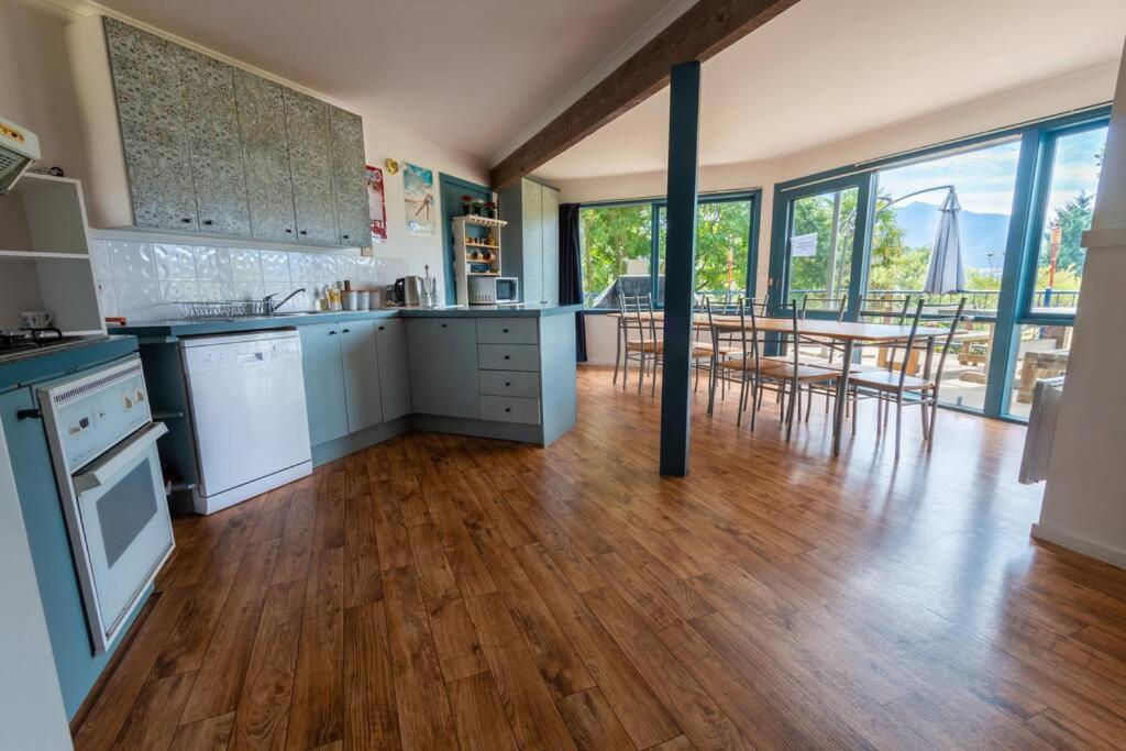 Alpzview Guesthouse