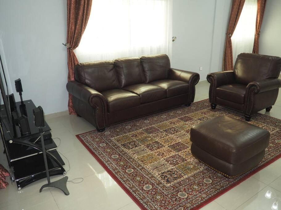 Lovely 2 -Bedroom , 2-bathroom furnished apart