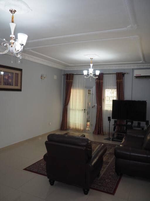 Lovely 2 -Bedroom , 2-bathroom furnished apart