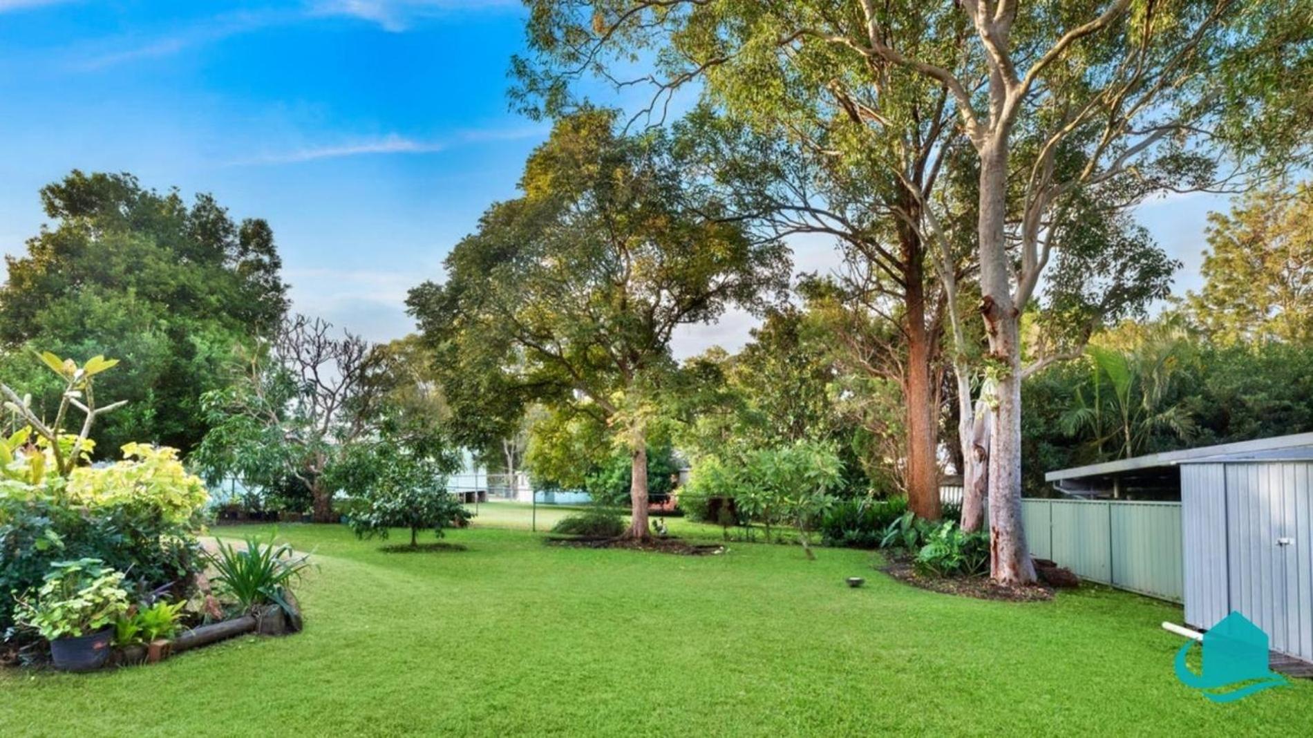 Balcolyns Beauty - the ultimate lakeside escape