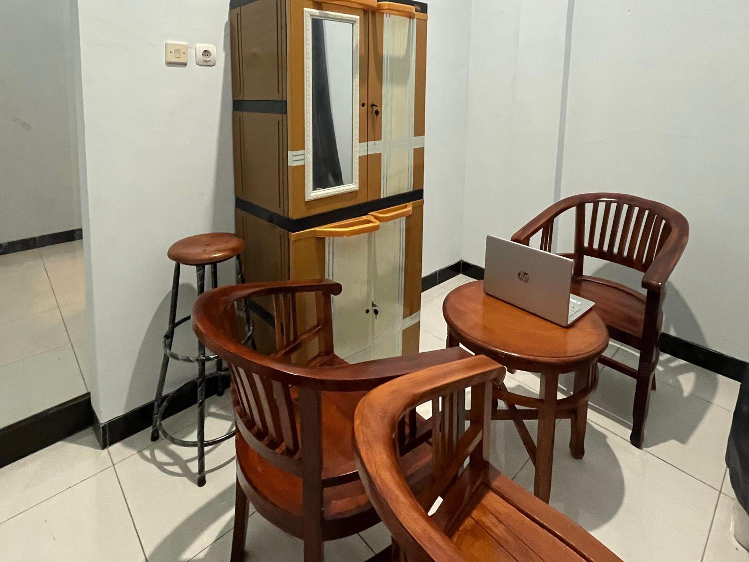 Singgahan Guest House Pacitan Mitra RedDoorz view 2