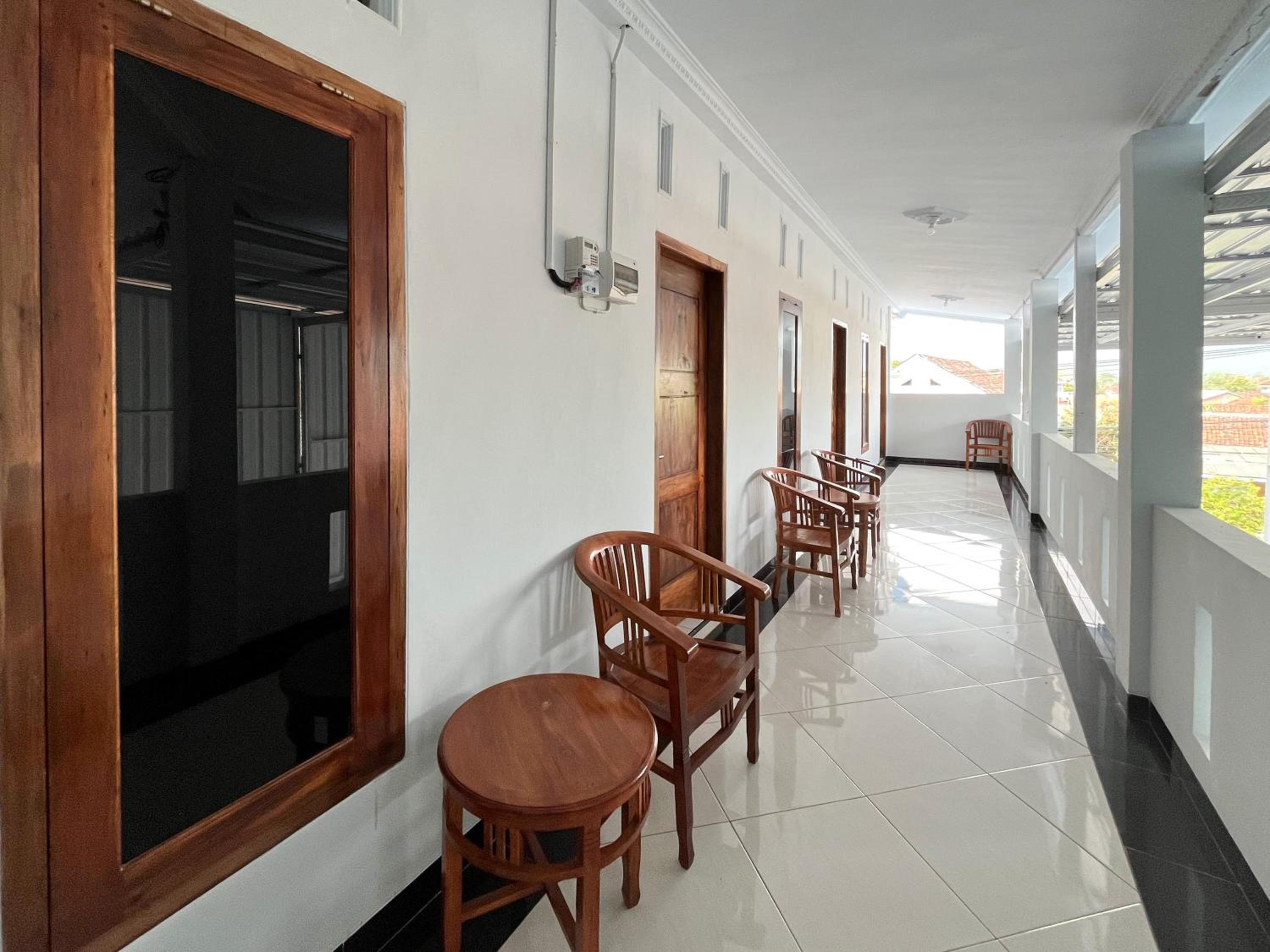 Singgahan Guest House Pacitan Mitra RedDoorz view 3