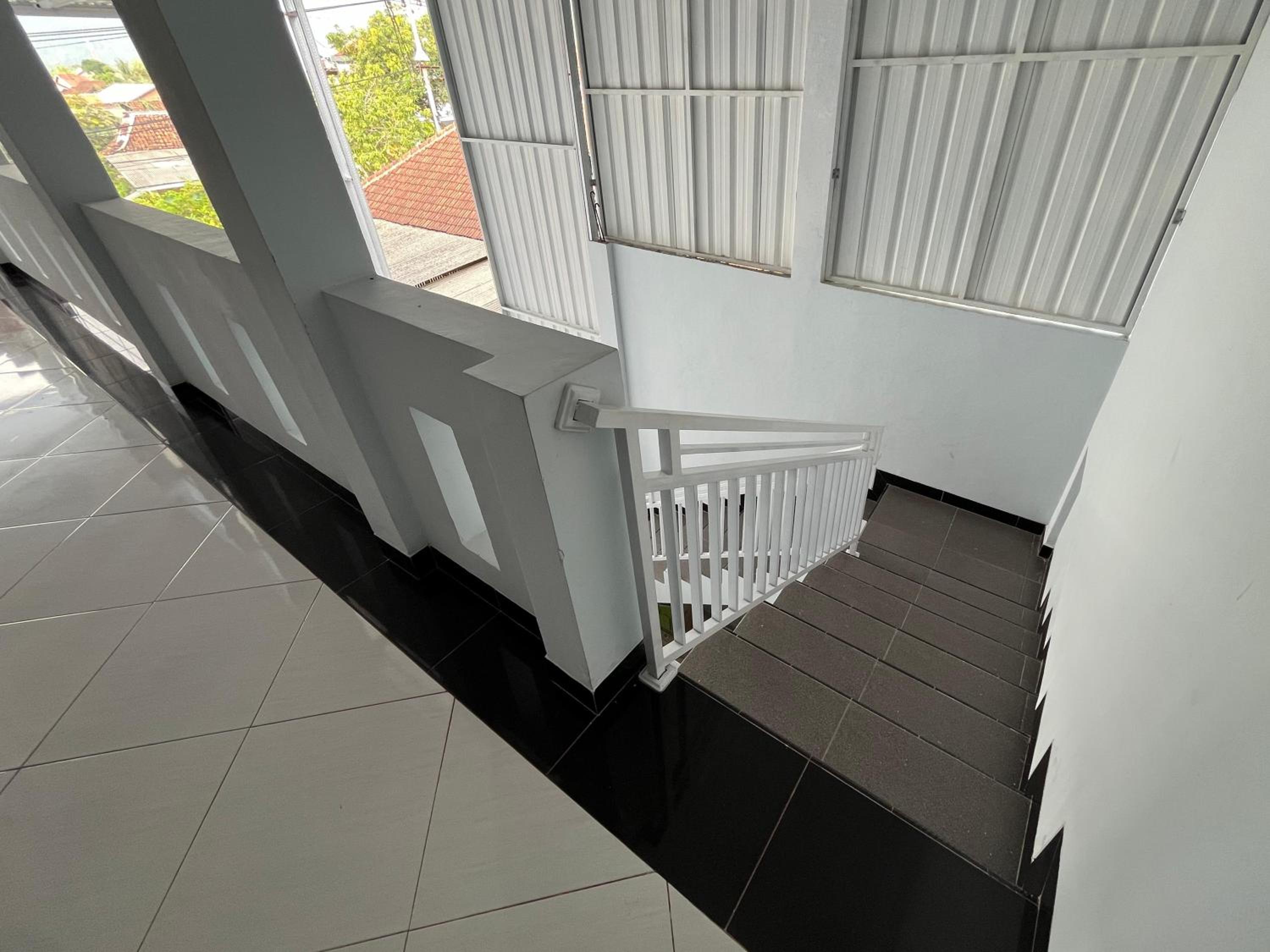 Singgahan Guest House Pacitan Mitra RedDoorz view 4