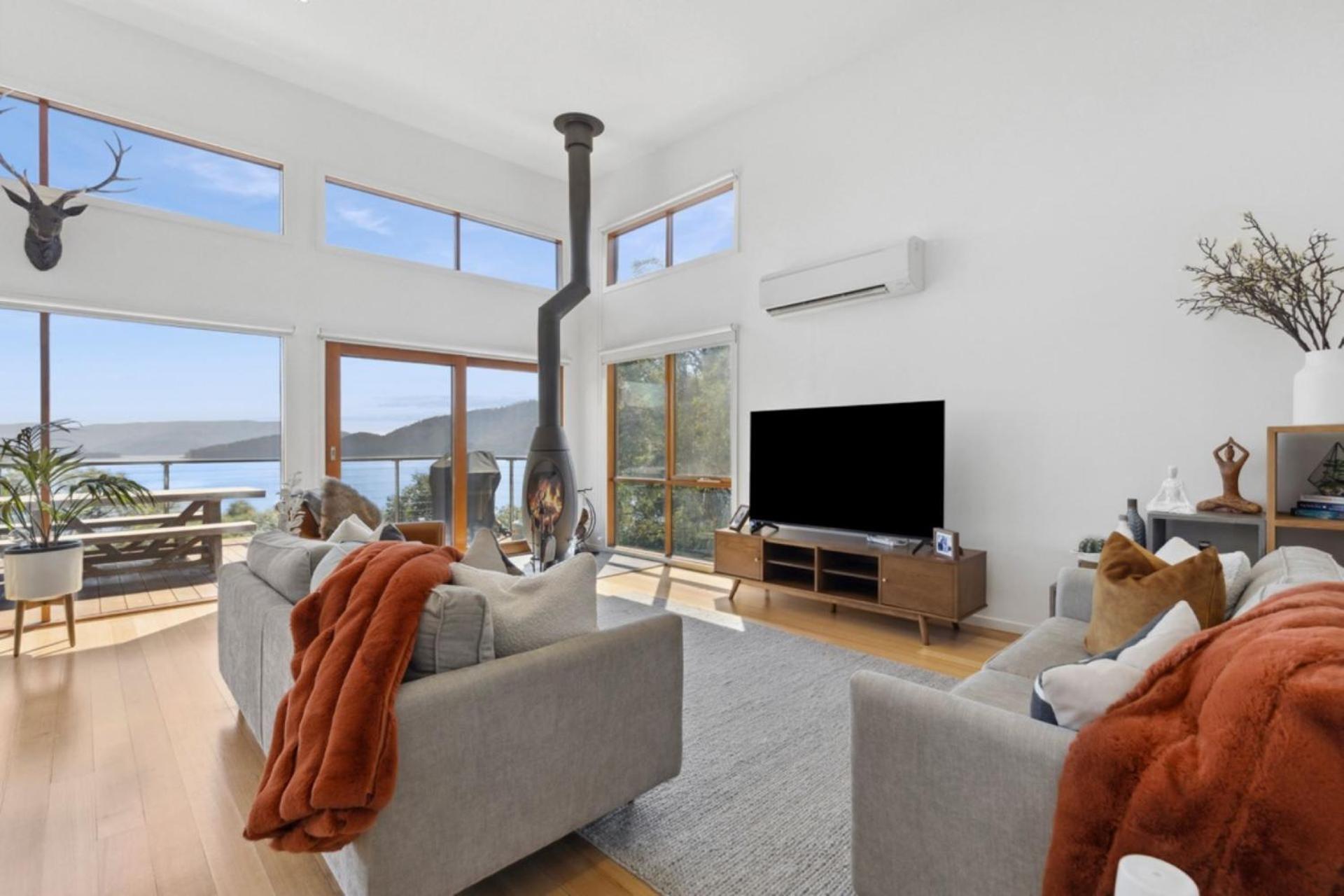 The Point Lakehouse Taylor Bay