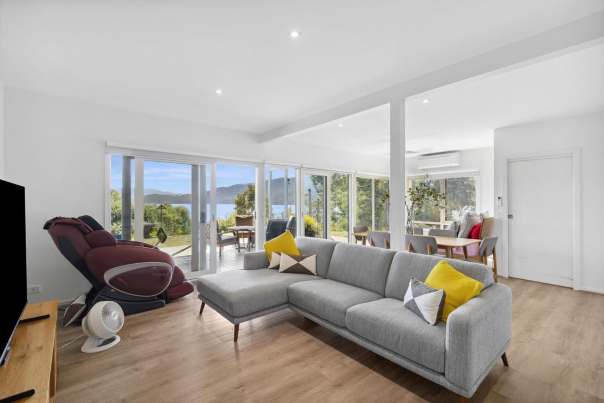 The Point Lakehouse Taylor Bay