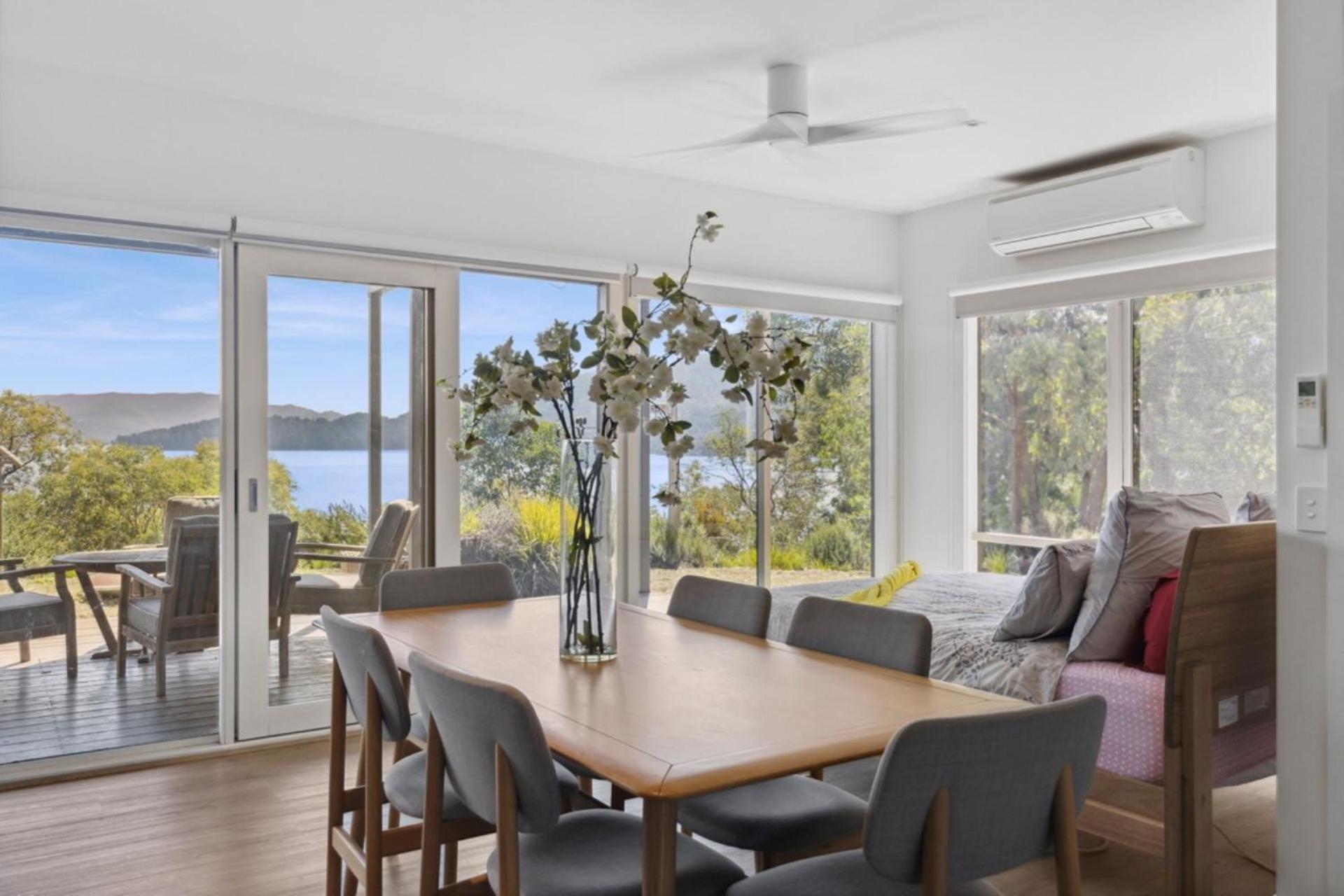The Point Lakehouse Taylor Bay