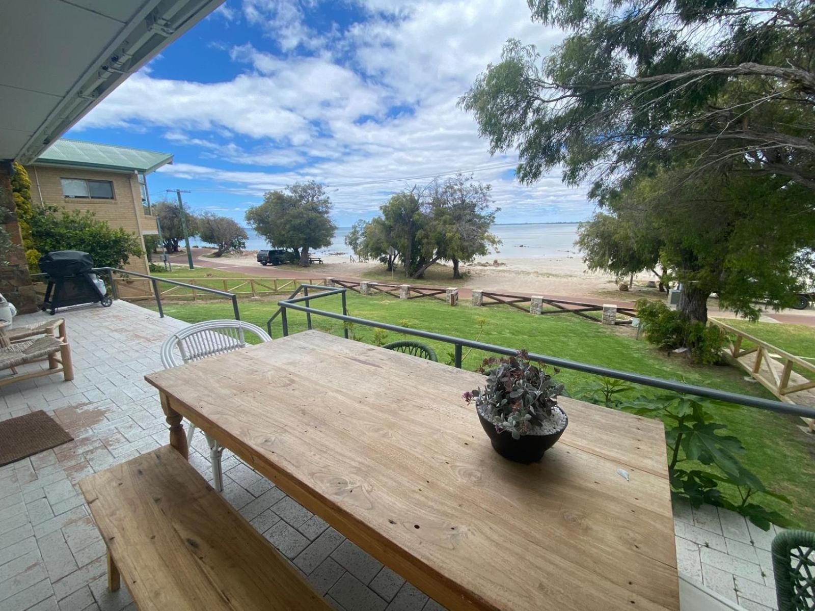 Sur Mer - Seaside Sanctuary