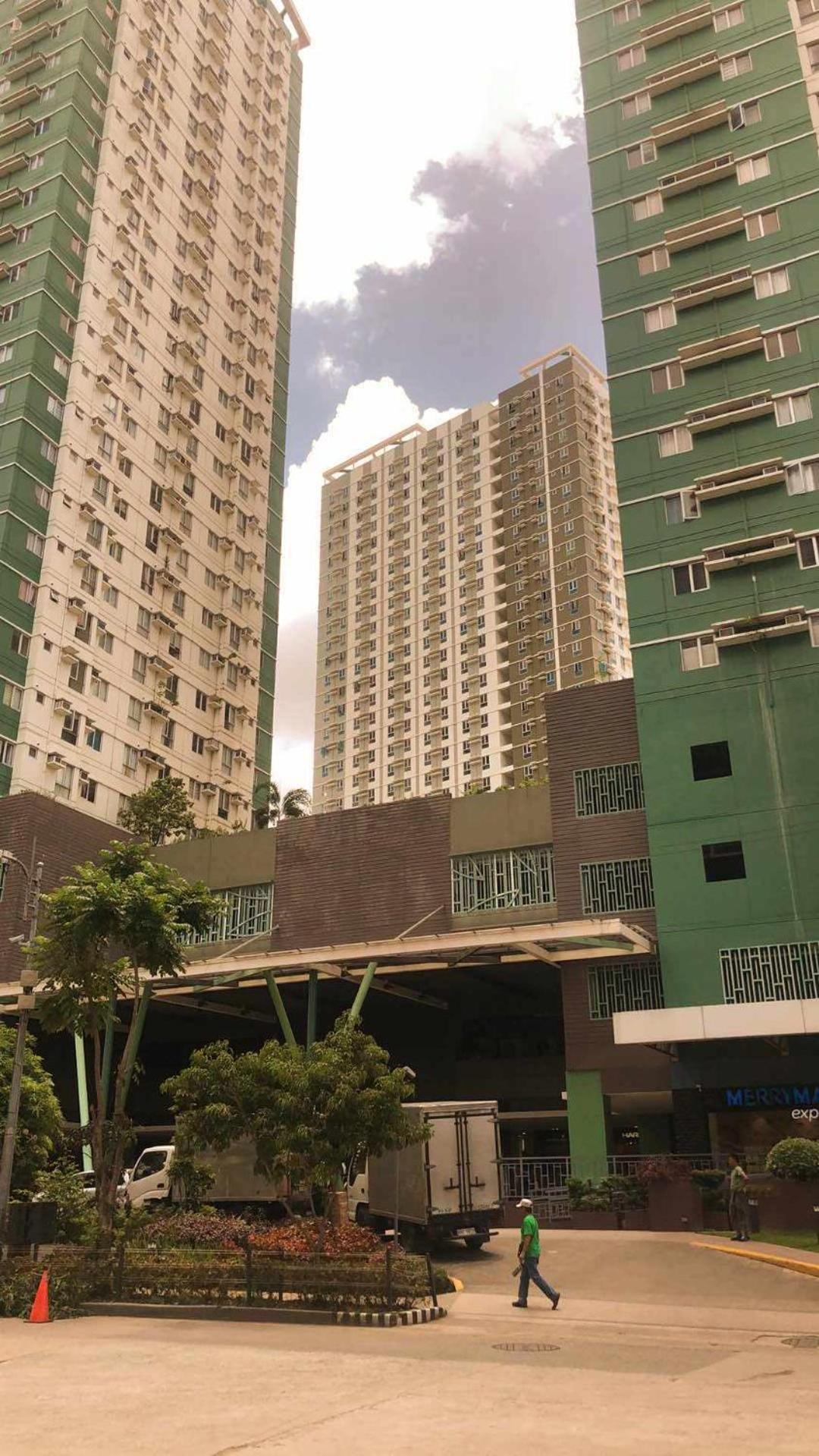 Hotel 2BEDROOM Avida Tower Riala IT Park Cebu - Image 1