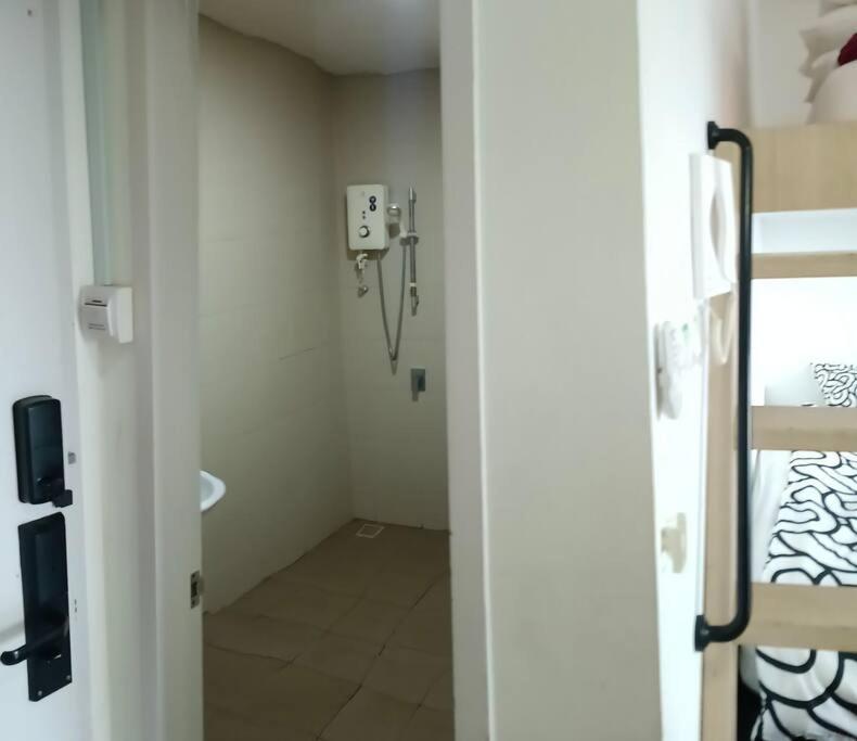 Spacious i-City Studio home 3 Beds by Nuriman photo 3