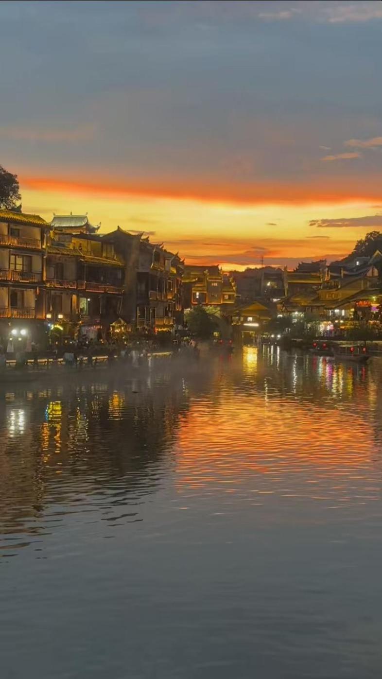 Phoenix Fuyuan Villa Riverside Hotel