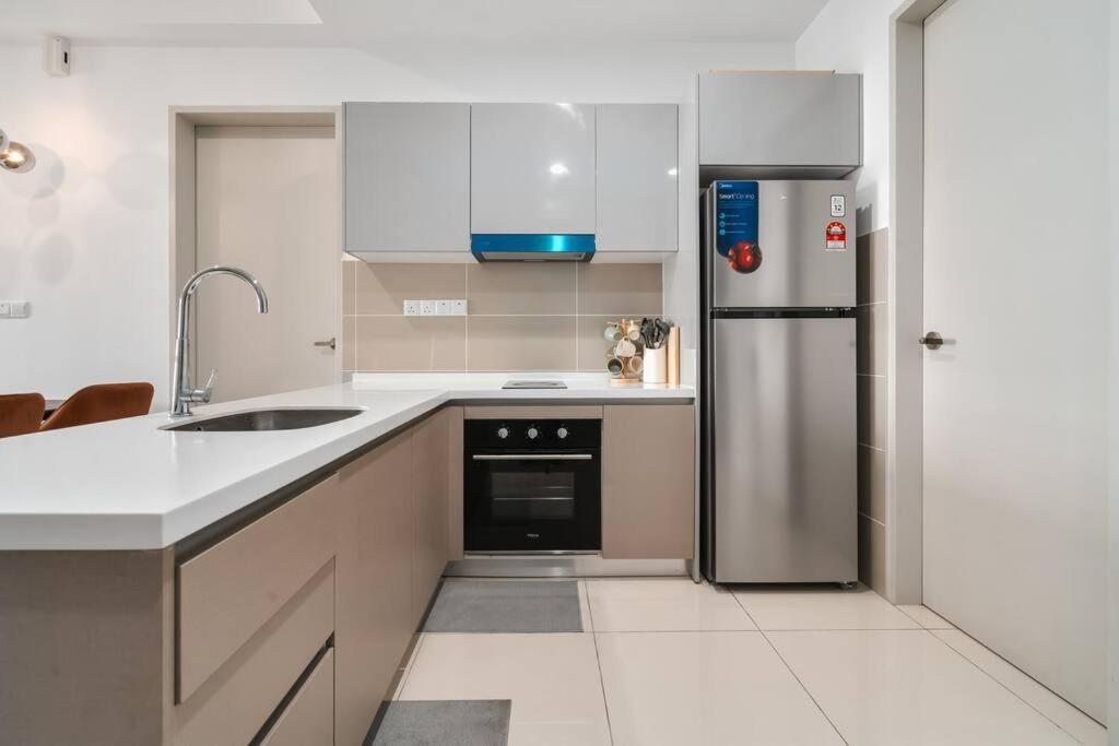 Trion KL Modern Netflix 2Bedroom 6pax