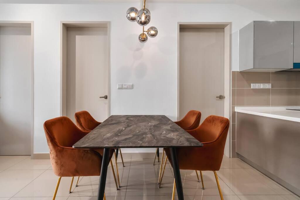 Trion KL Modern Netflix 2Bedroom 6pax