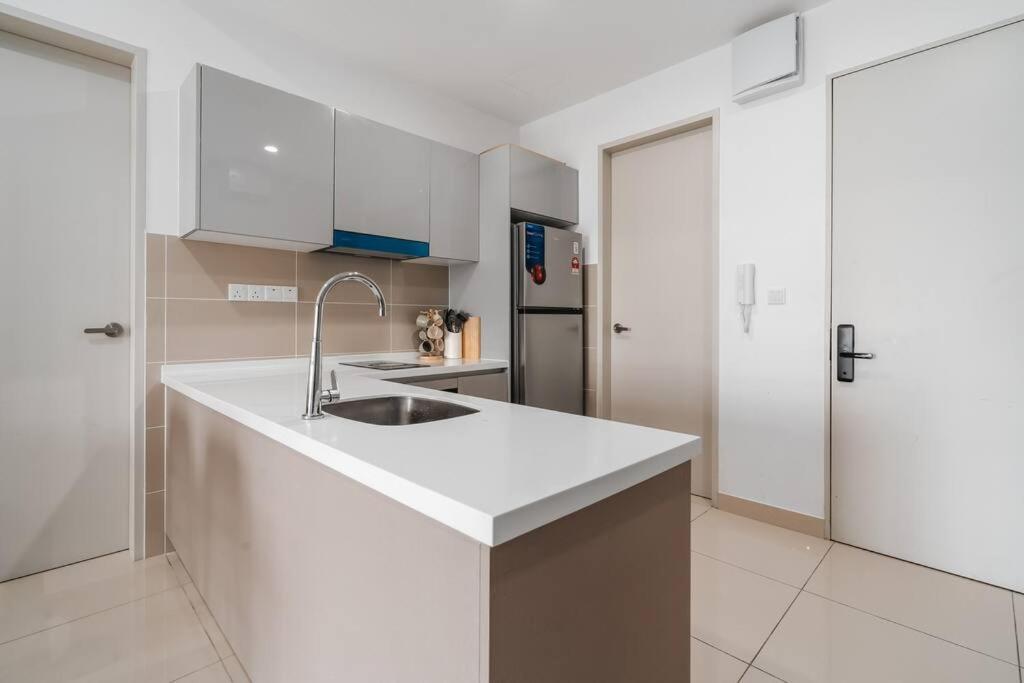 Trion KL Modern Netflix 2Bedroom 6pax