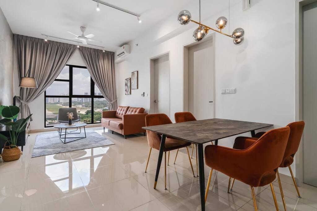 Trion KL Modern Netflix 2Bedroom 6pax