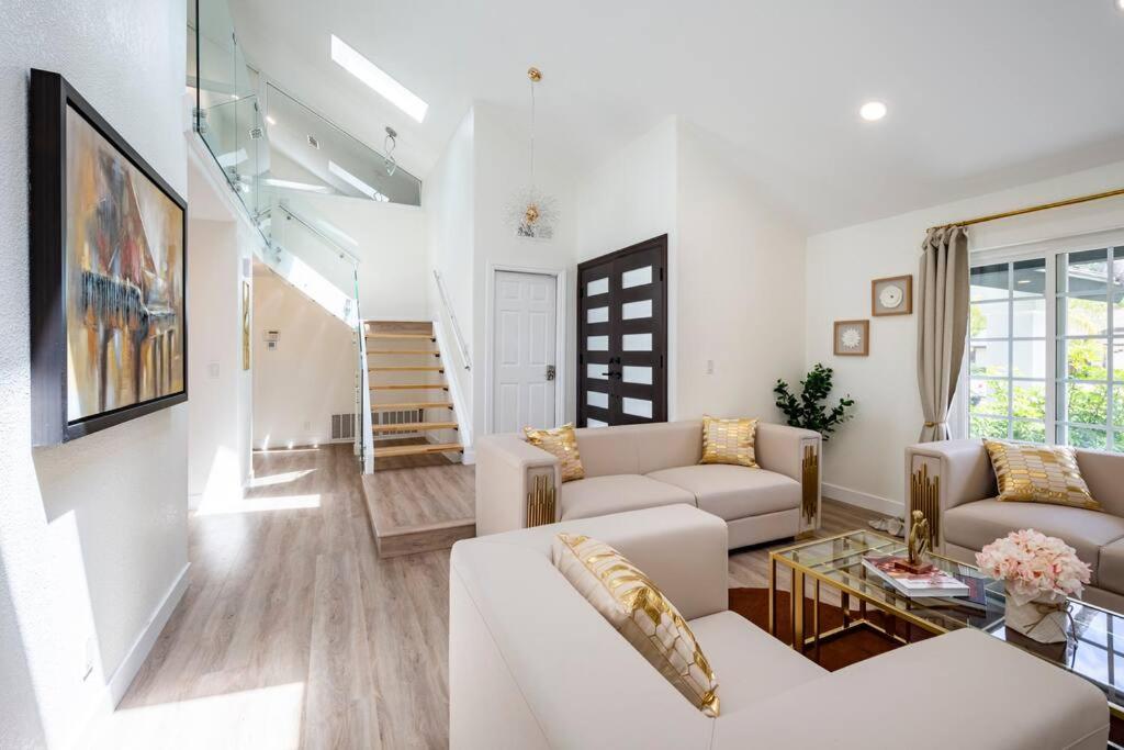 San Diego Luxury Getaway - Only 15 min to Downtown view 5