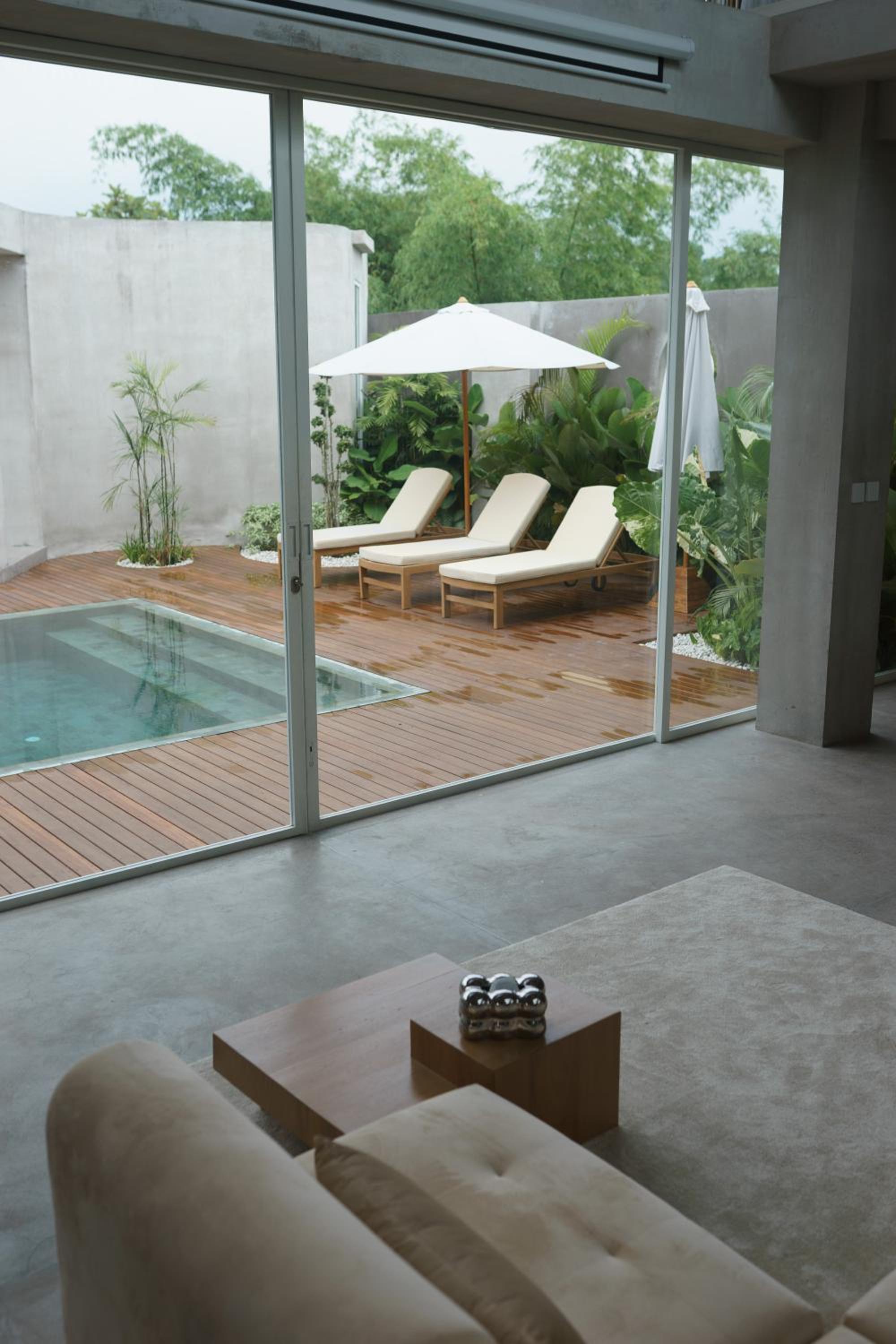 Designer LUXE Pool & Garden Villa! Rooftop, Ricefields, Beach 10mins - Canggu view 2