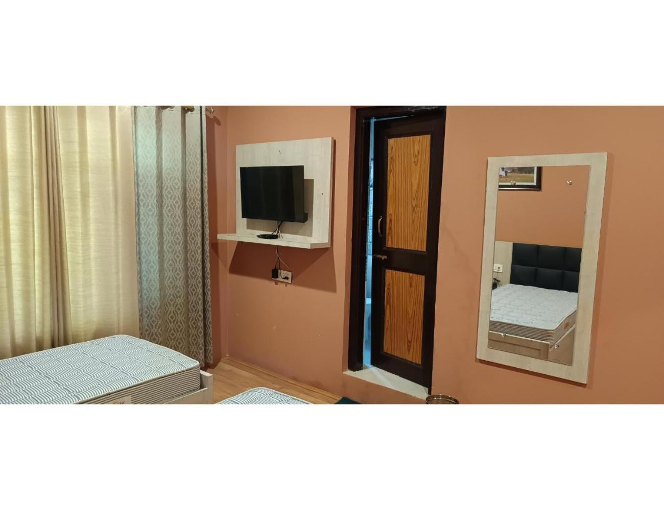 LAMRA GUEST HOUSE, Srinagar view 2