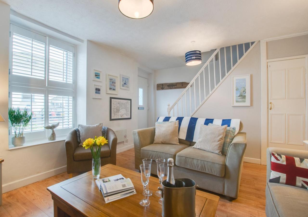 2 Bed in Mousehole oc-nigelh view 4