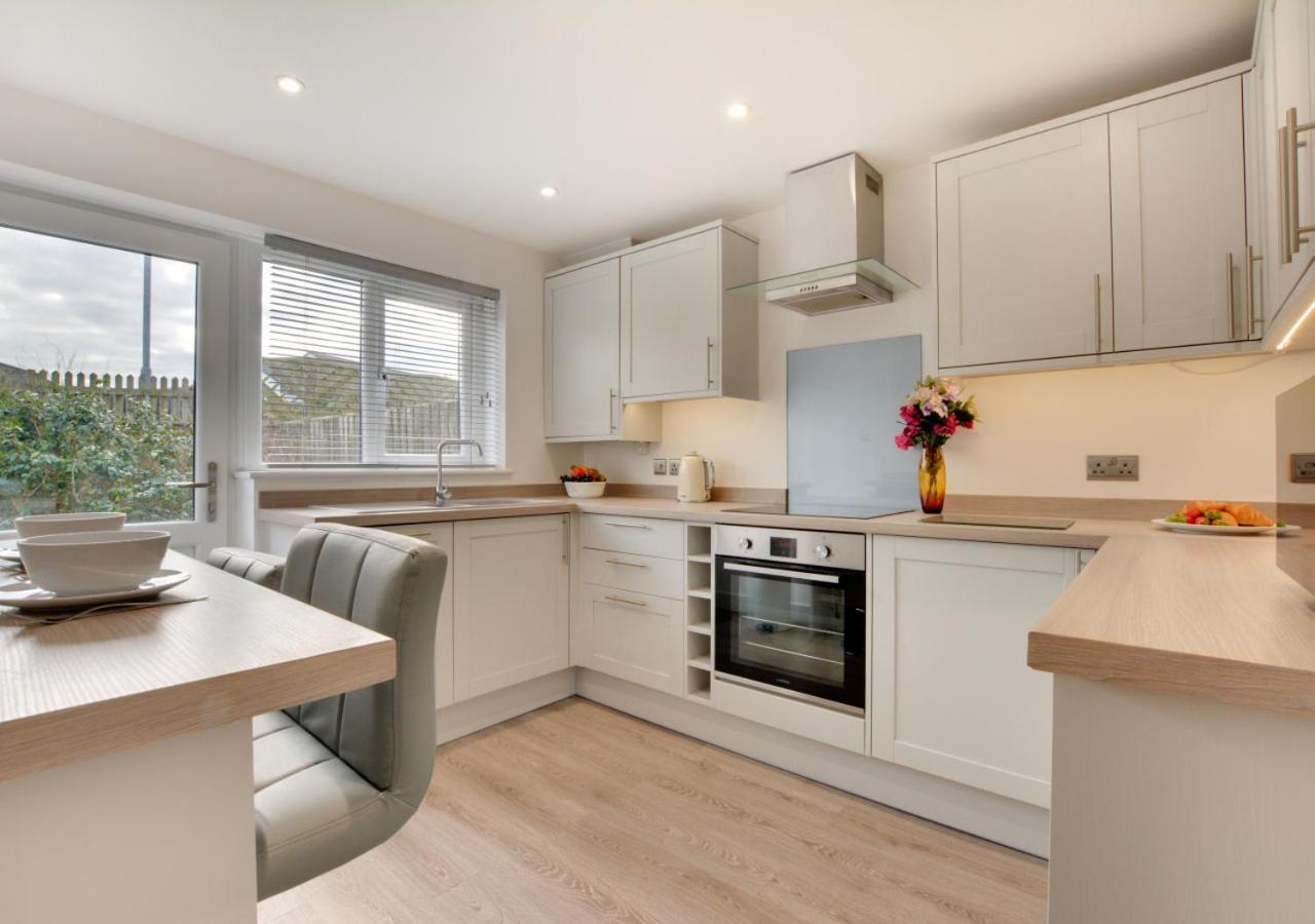 4 Bed in Padstow oc-p00184