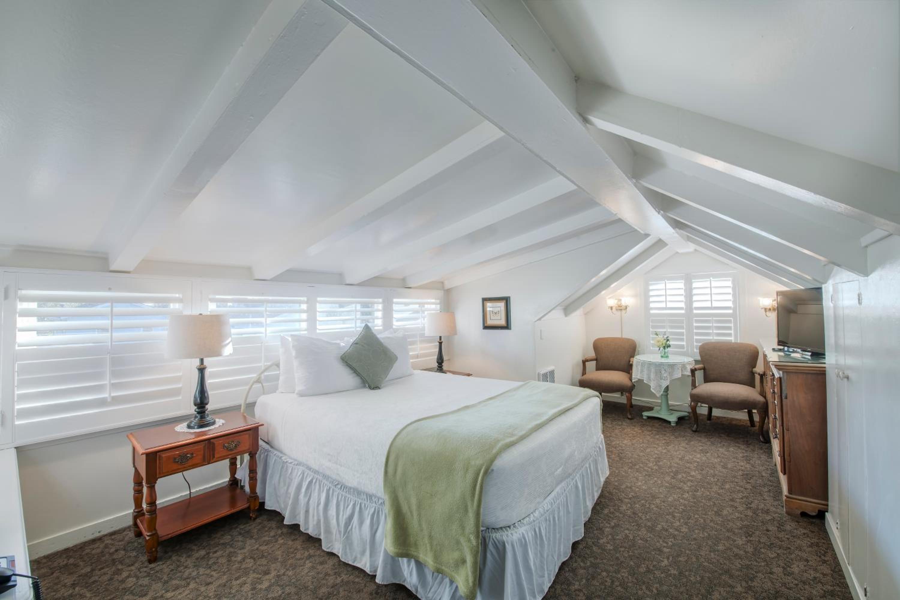 Carmel Green Lantern Inn