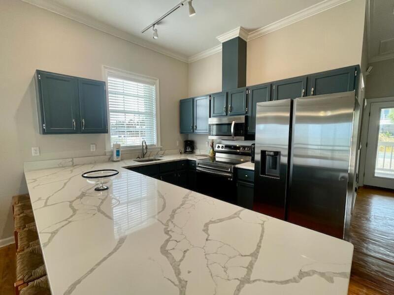 Sunflower Mama-Beachfront-pet friendly