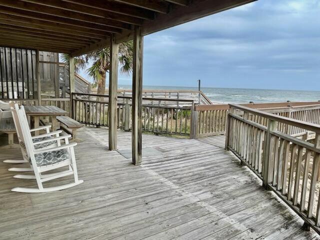 Sunflower Mama-Beachfront-pet friendly