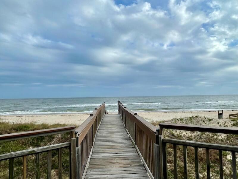 Sunflower Mama-Beachfront-pet friendly