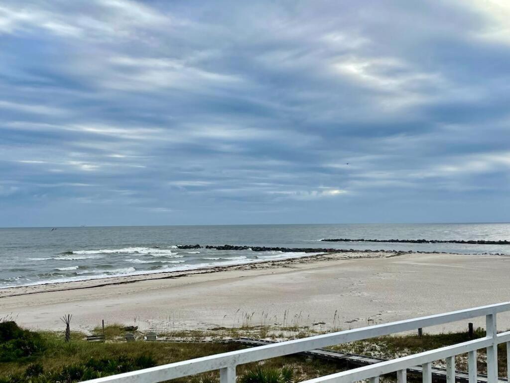 Sunflower Mama-Beachfront-pet friendly