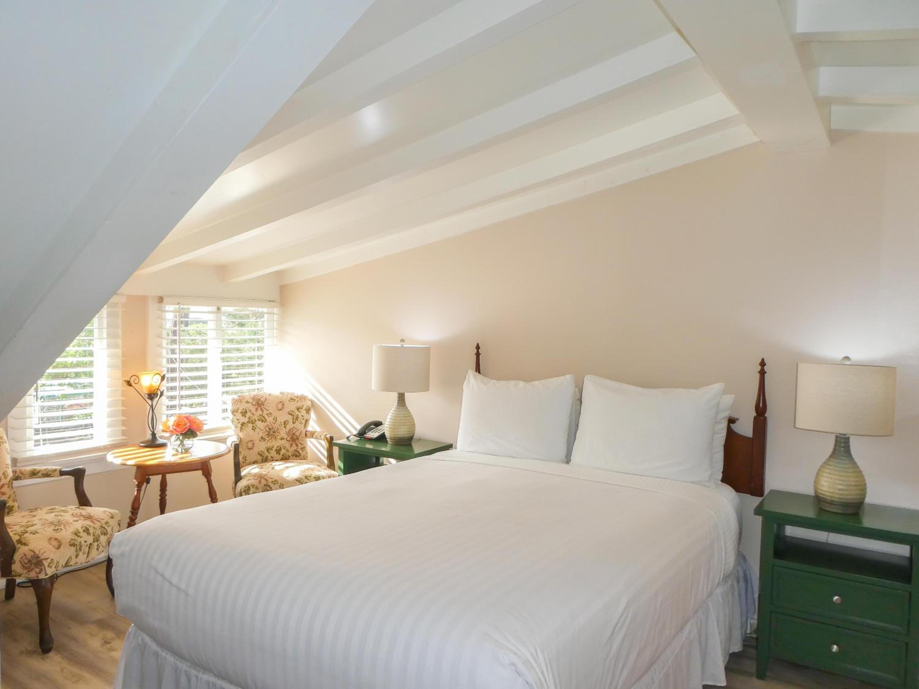 Carmel Green Lantern Inn