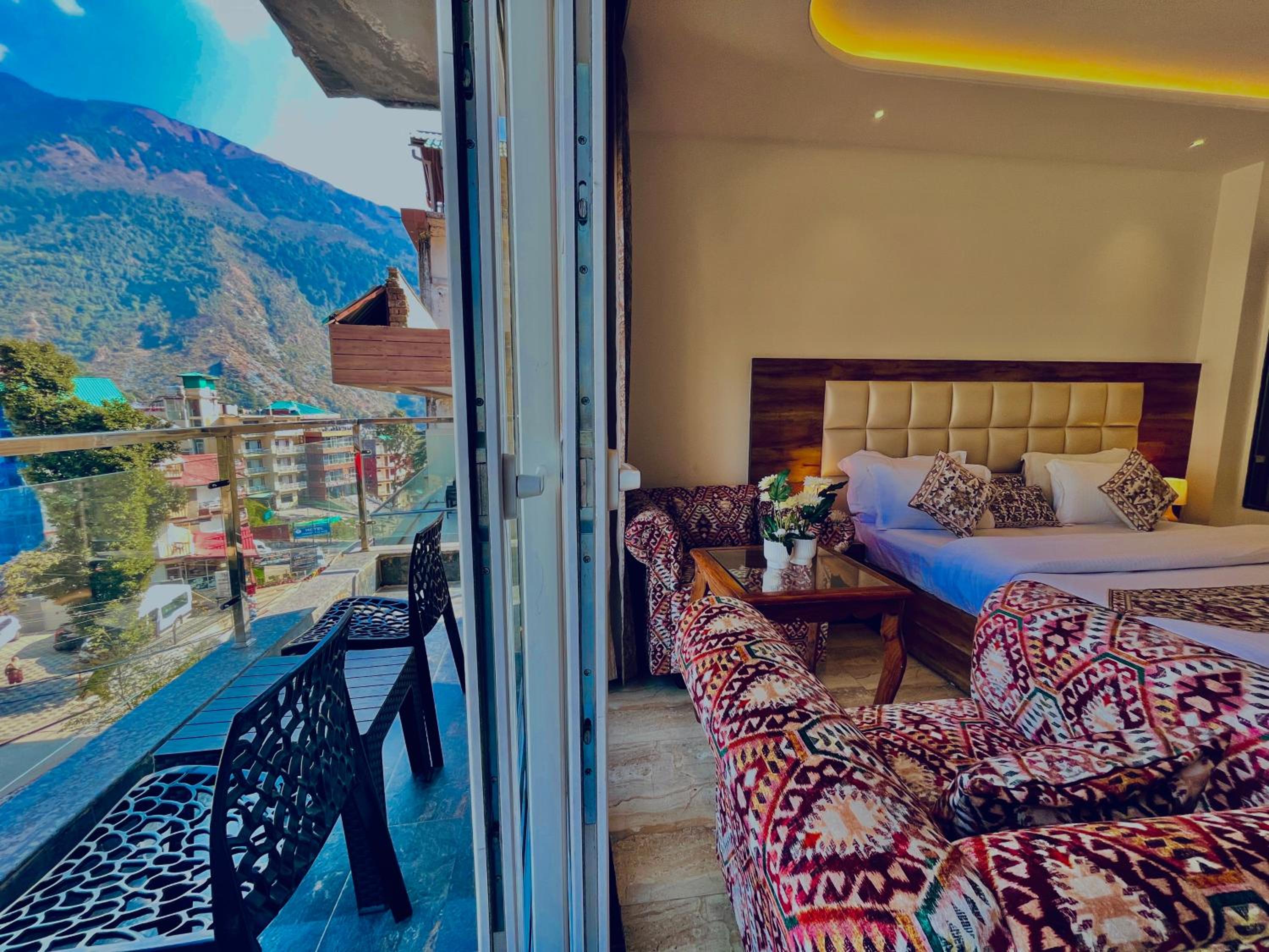 Ganga Royal INN view 3