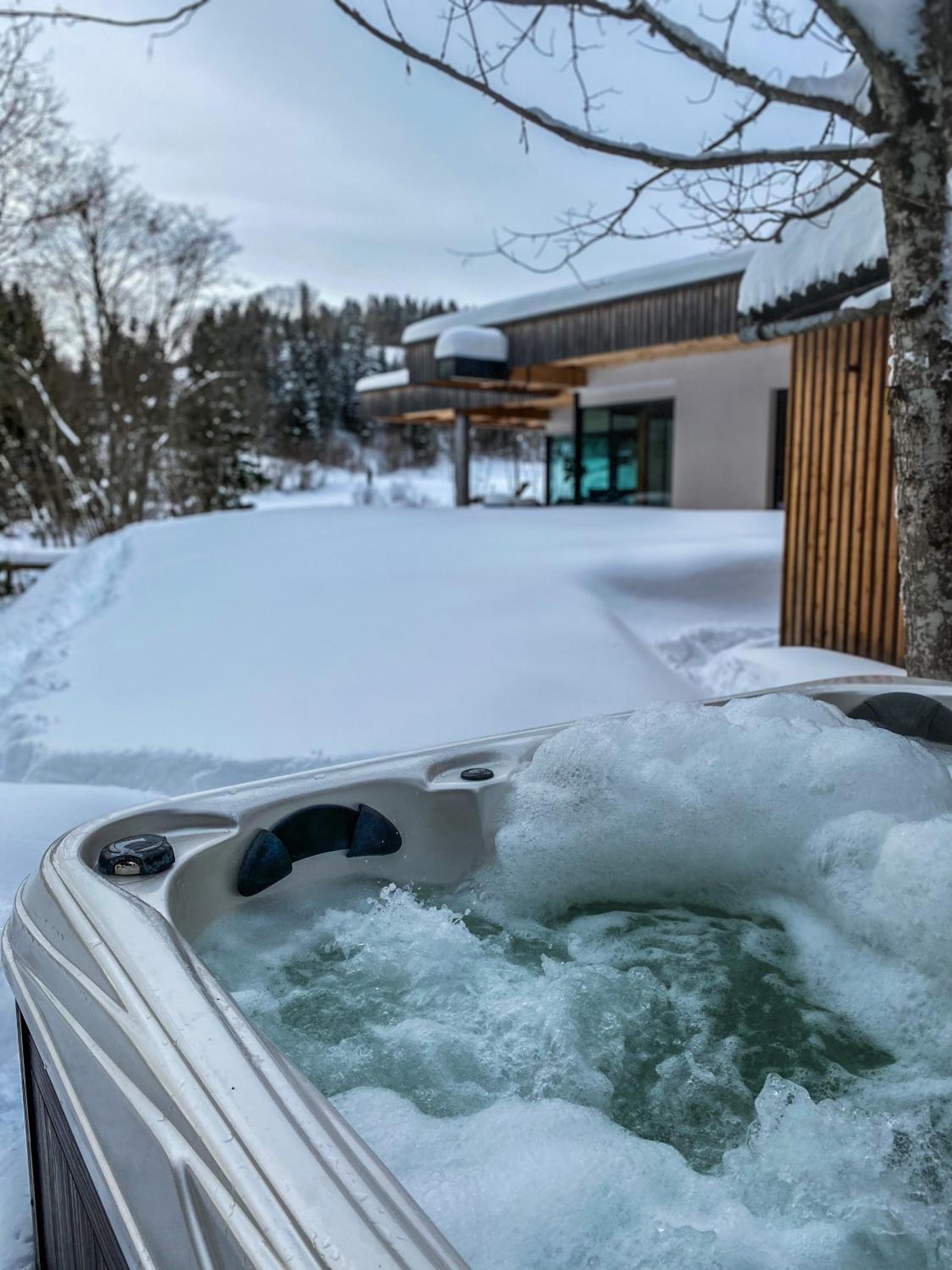 Ferienhaus am See mit Sauna und Whirlpool view 5