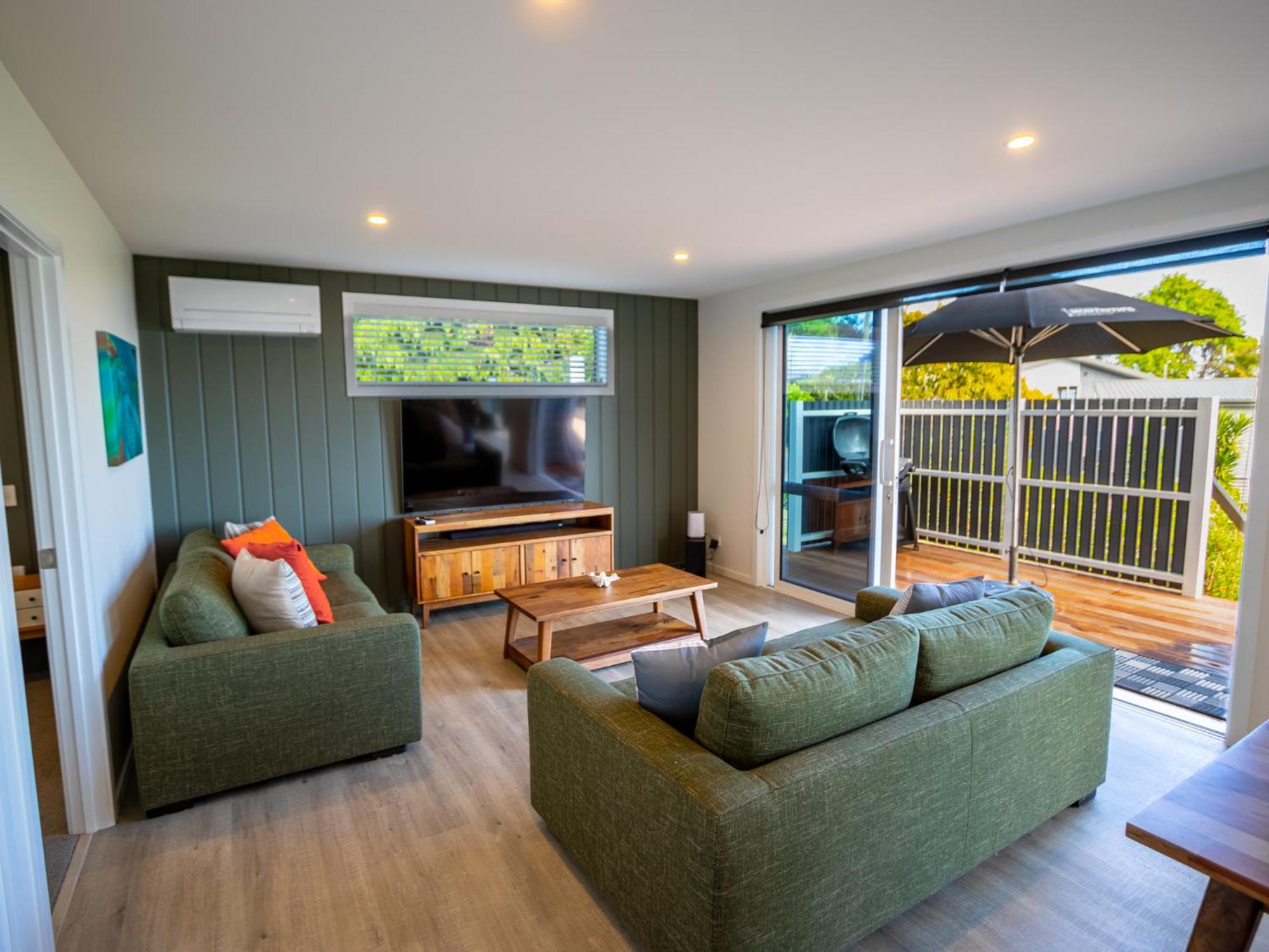 Sea-esta - Pohara Beachfront Holiday Home view 4