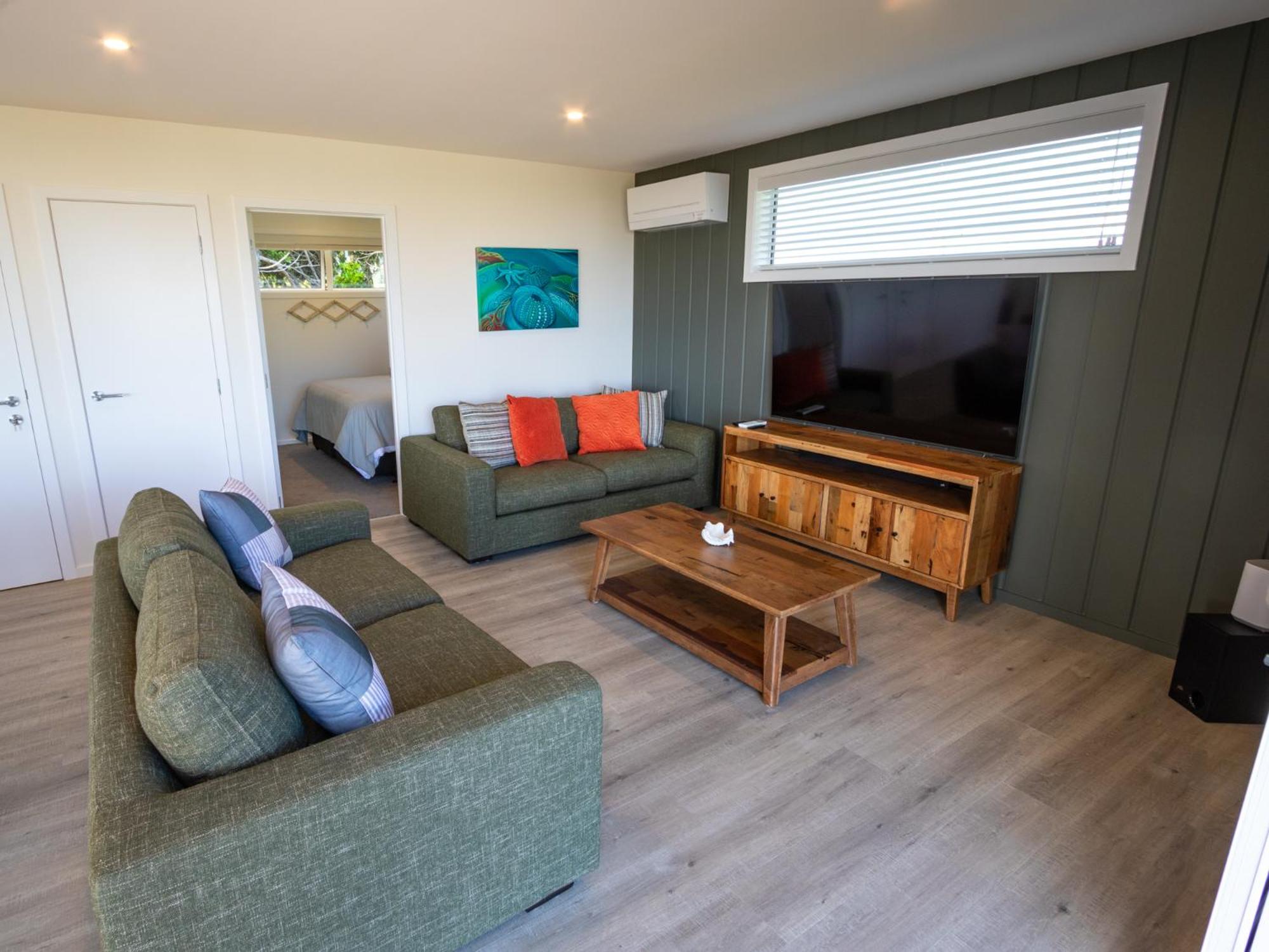 Sea-esta - Pohara Beachfront Holiday Home view 5