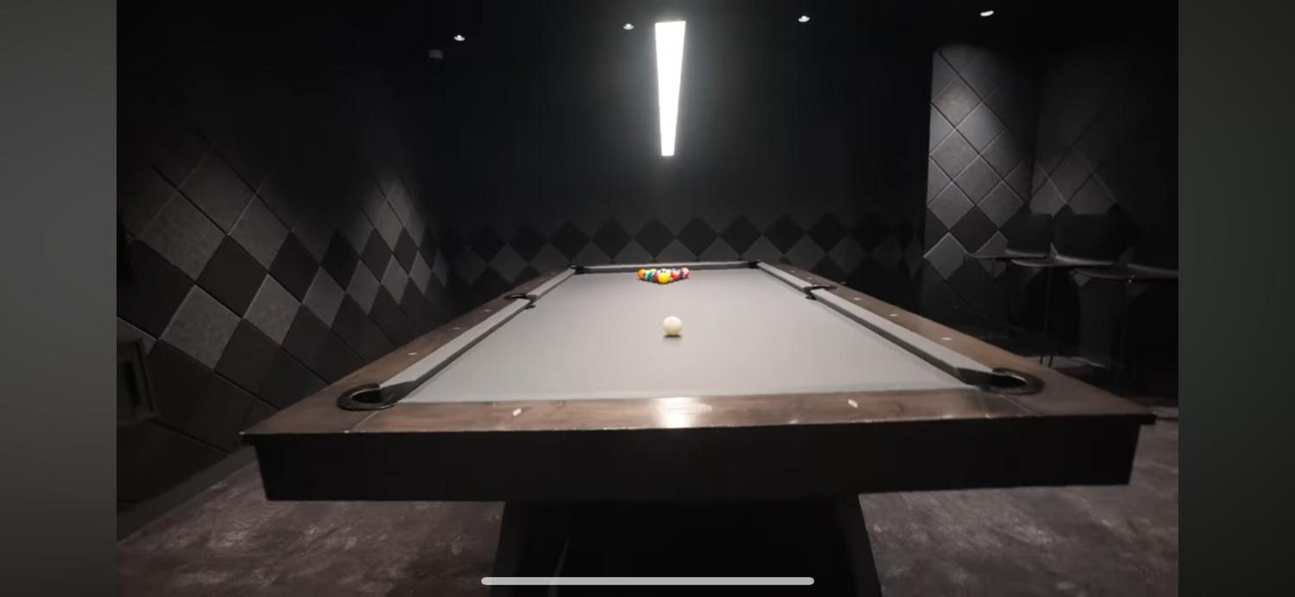 Luxury Private Room in shared 2bdrm Apartment, Midtown, Yonge and Eglinton