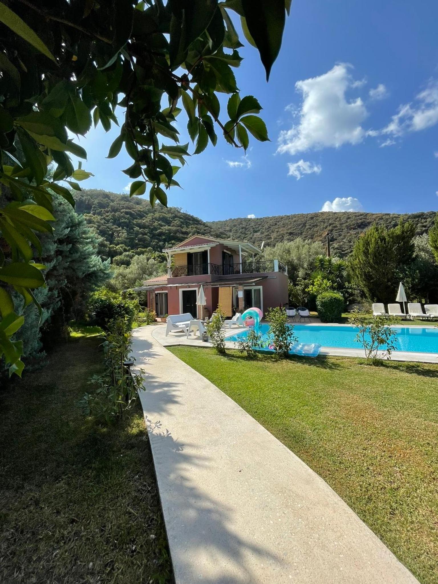 Hotel Gialos Villas 1-2 With a Private Pool - Image 1