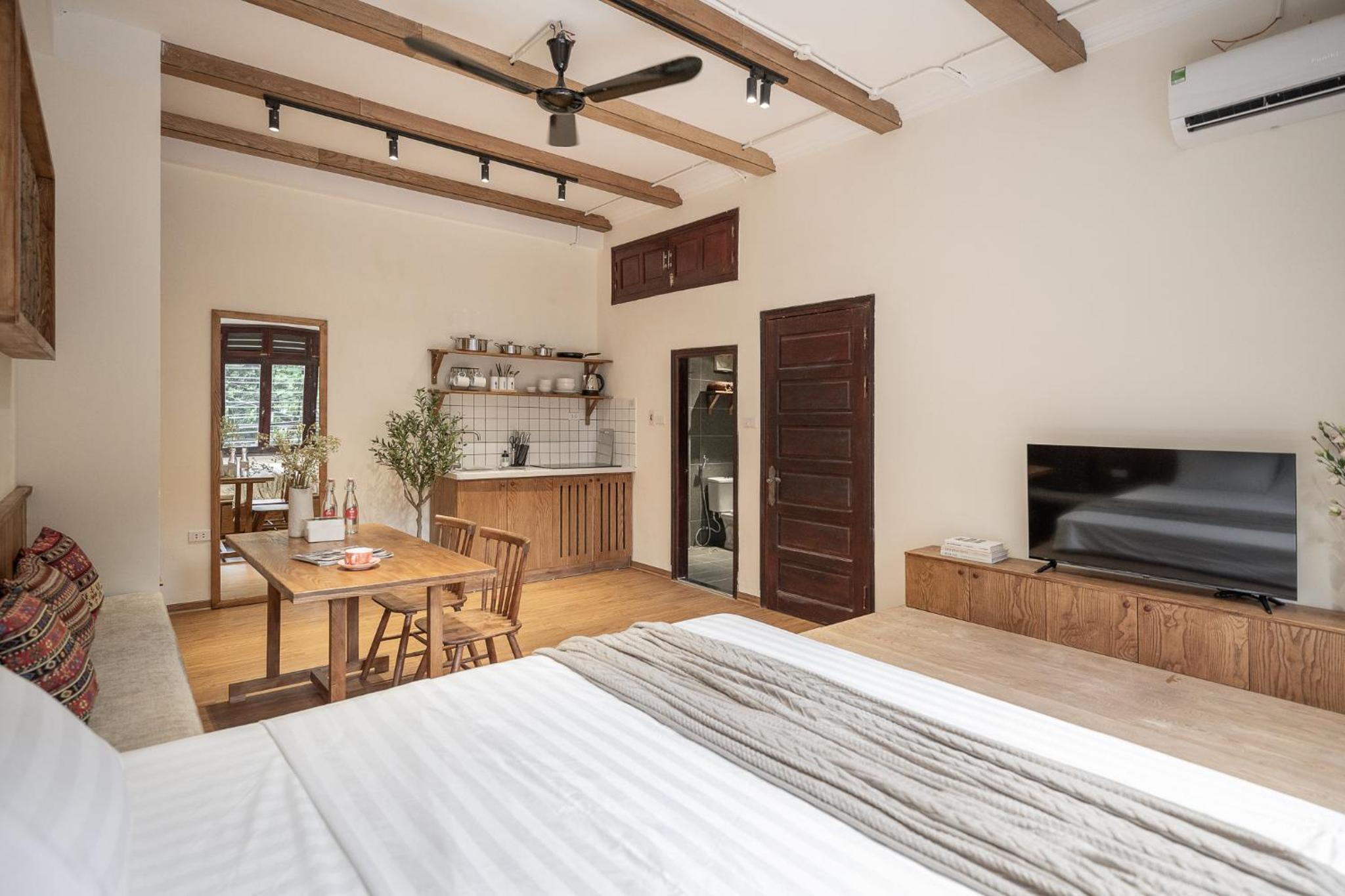 Wooden Decor House-Jacuzzi-Rooftop-Center