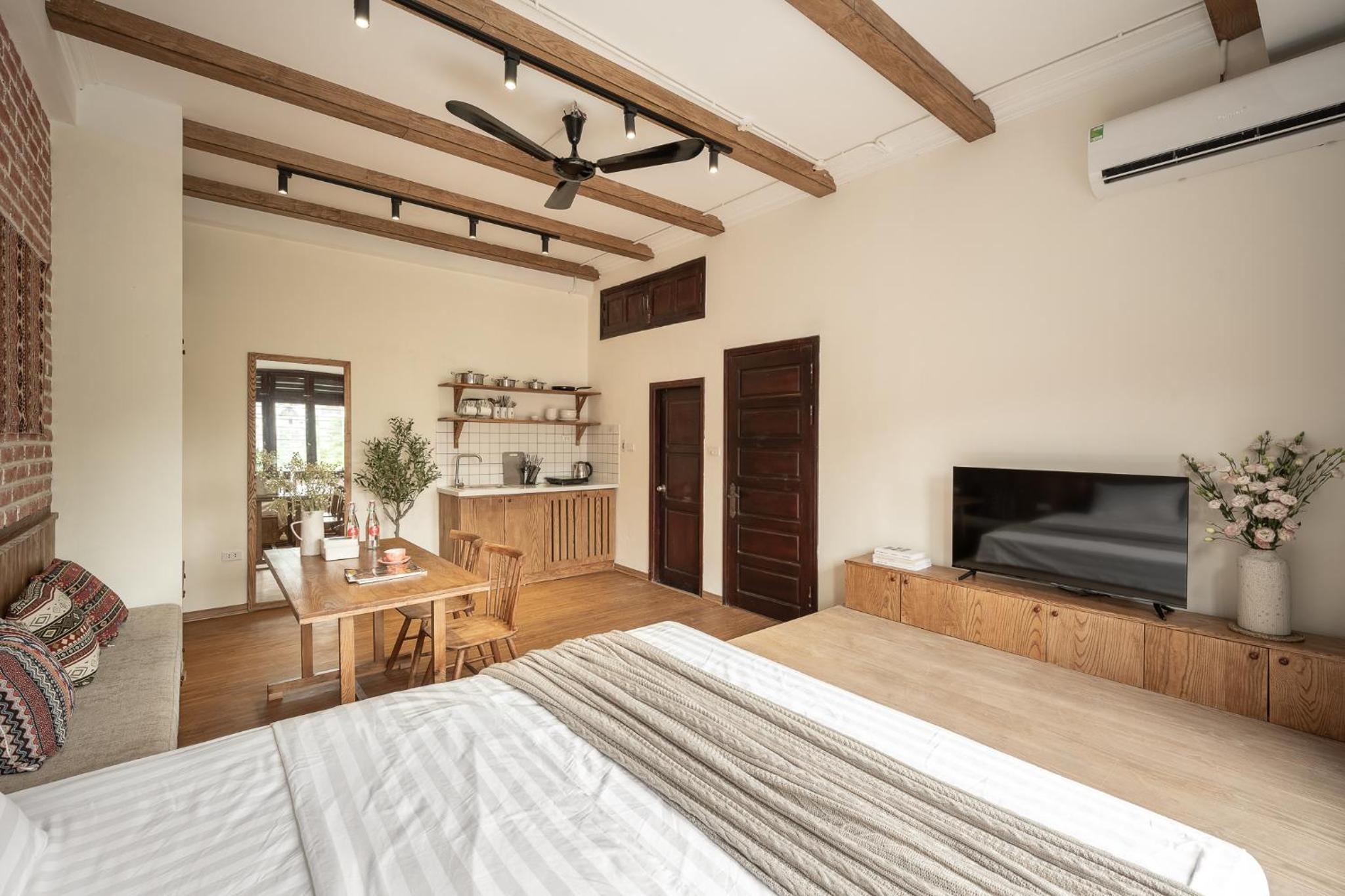Wooden Decor House-Jacuzzi-Rooftop-Center