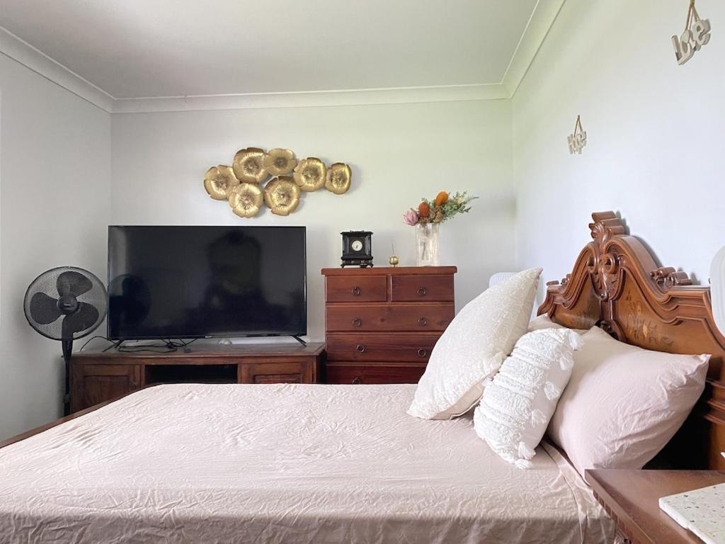 Lake Front Two Bedroom Unit Recent Reno