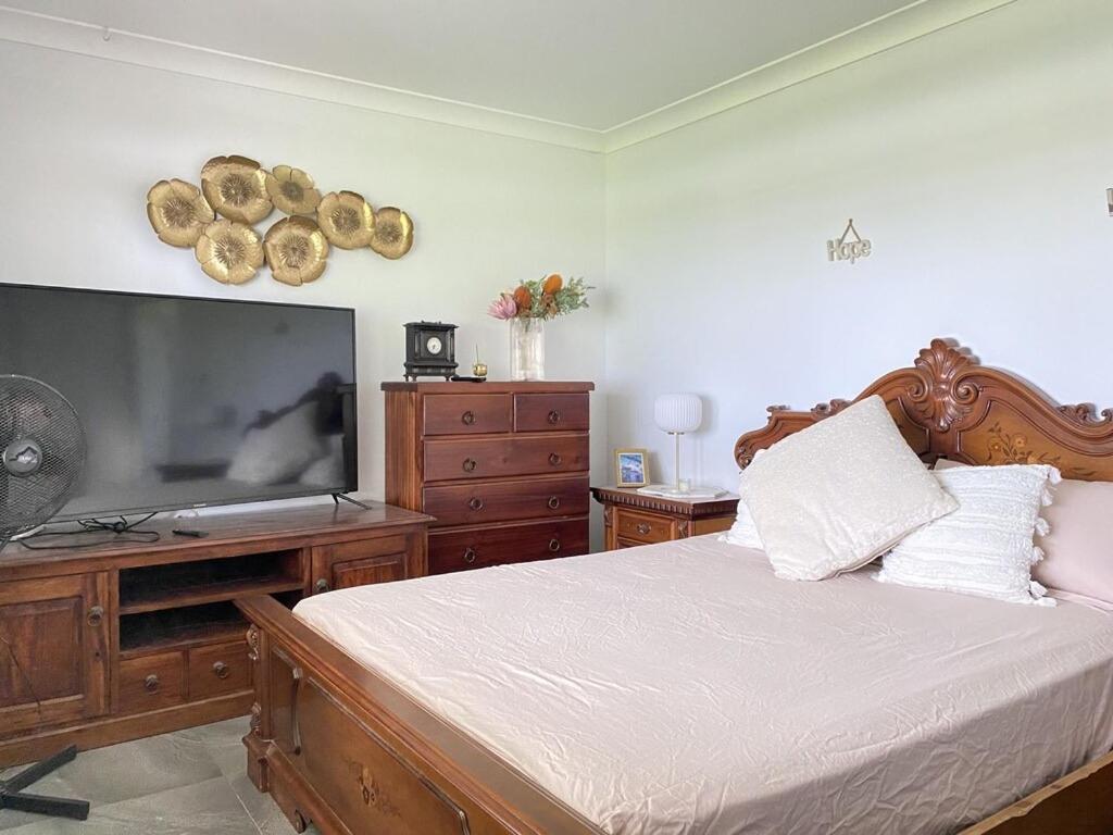 Lake Front Two Bedroom Unit Recent Reno